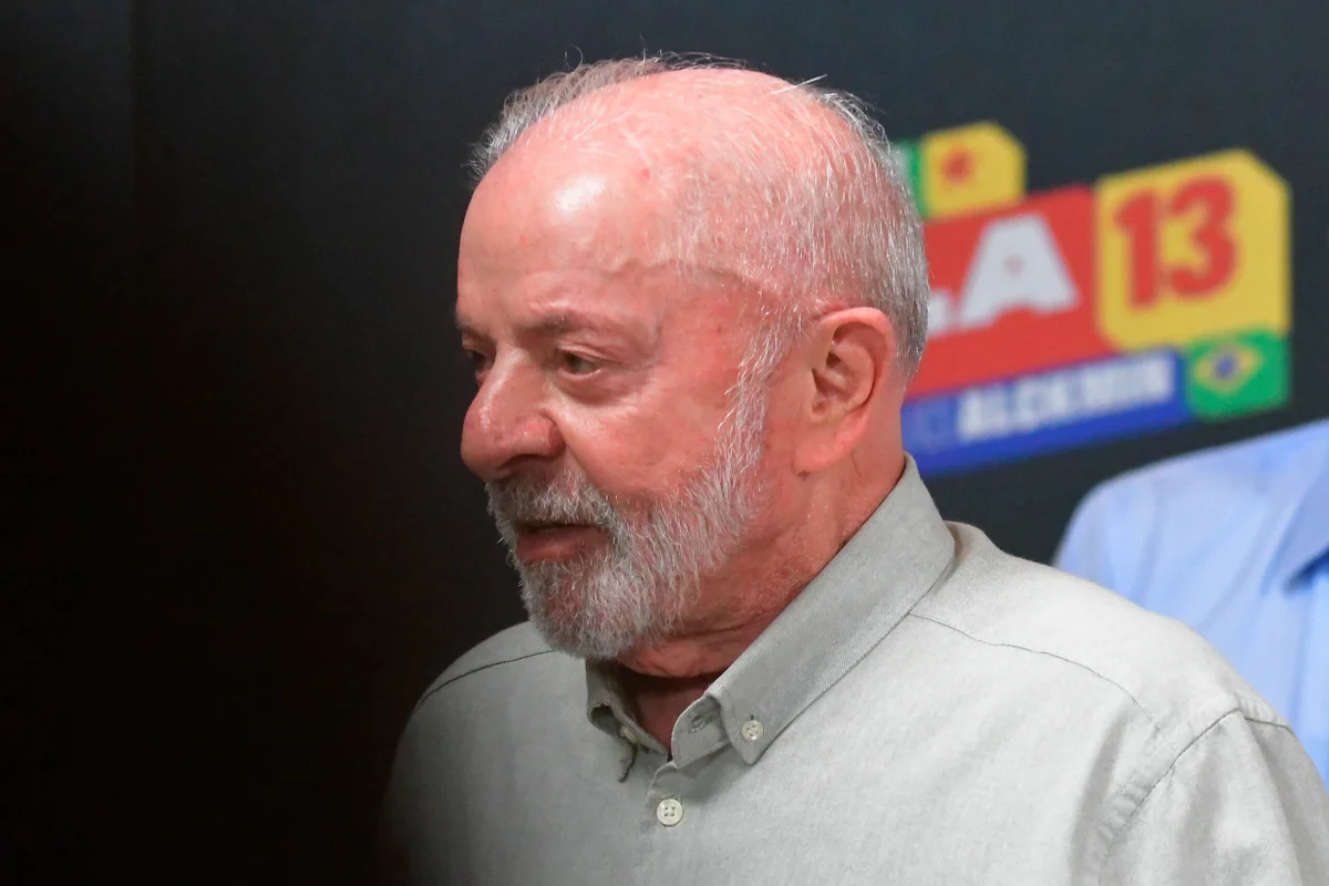 Lula critica Flávio Bolsonaro e pede defesa do Brasil em vídeo nas redes sociais