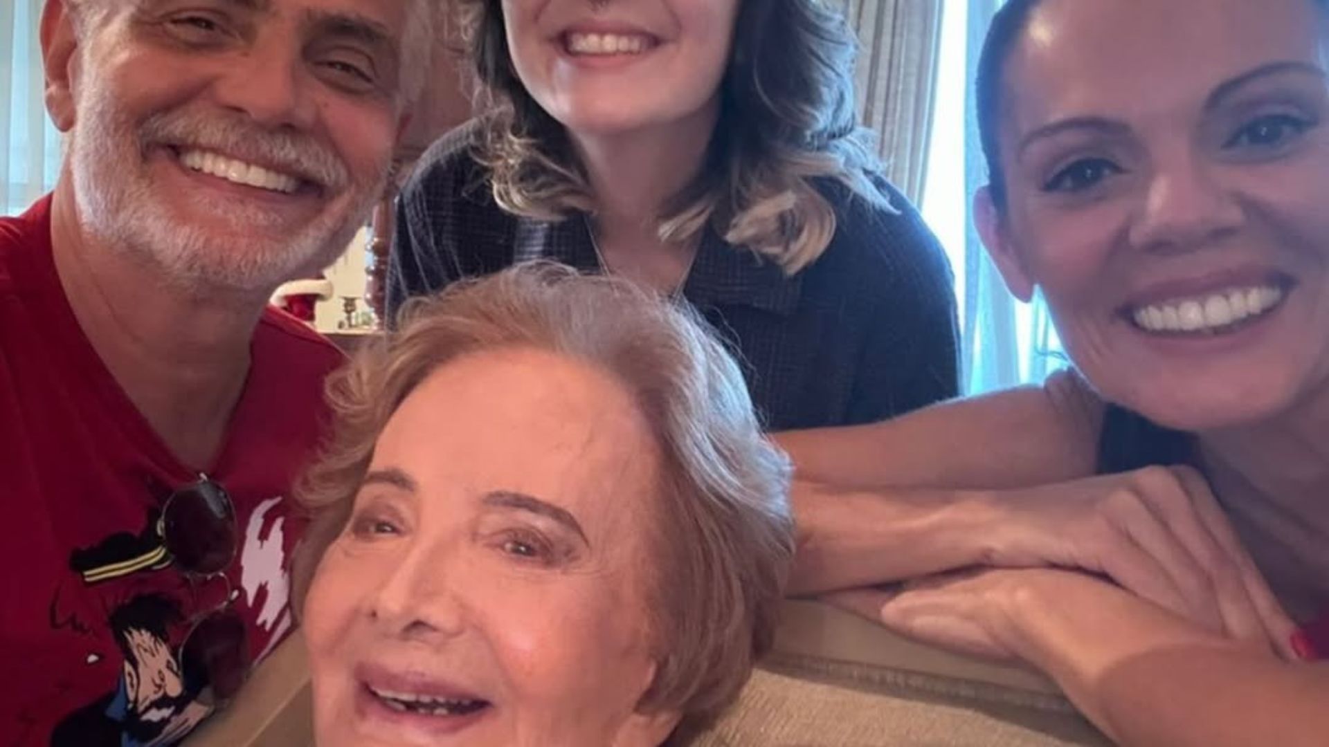 Mocita Fagundes compartilha experiência sobre ser mãe de um filho trans: 