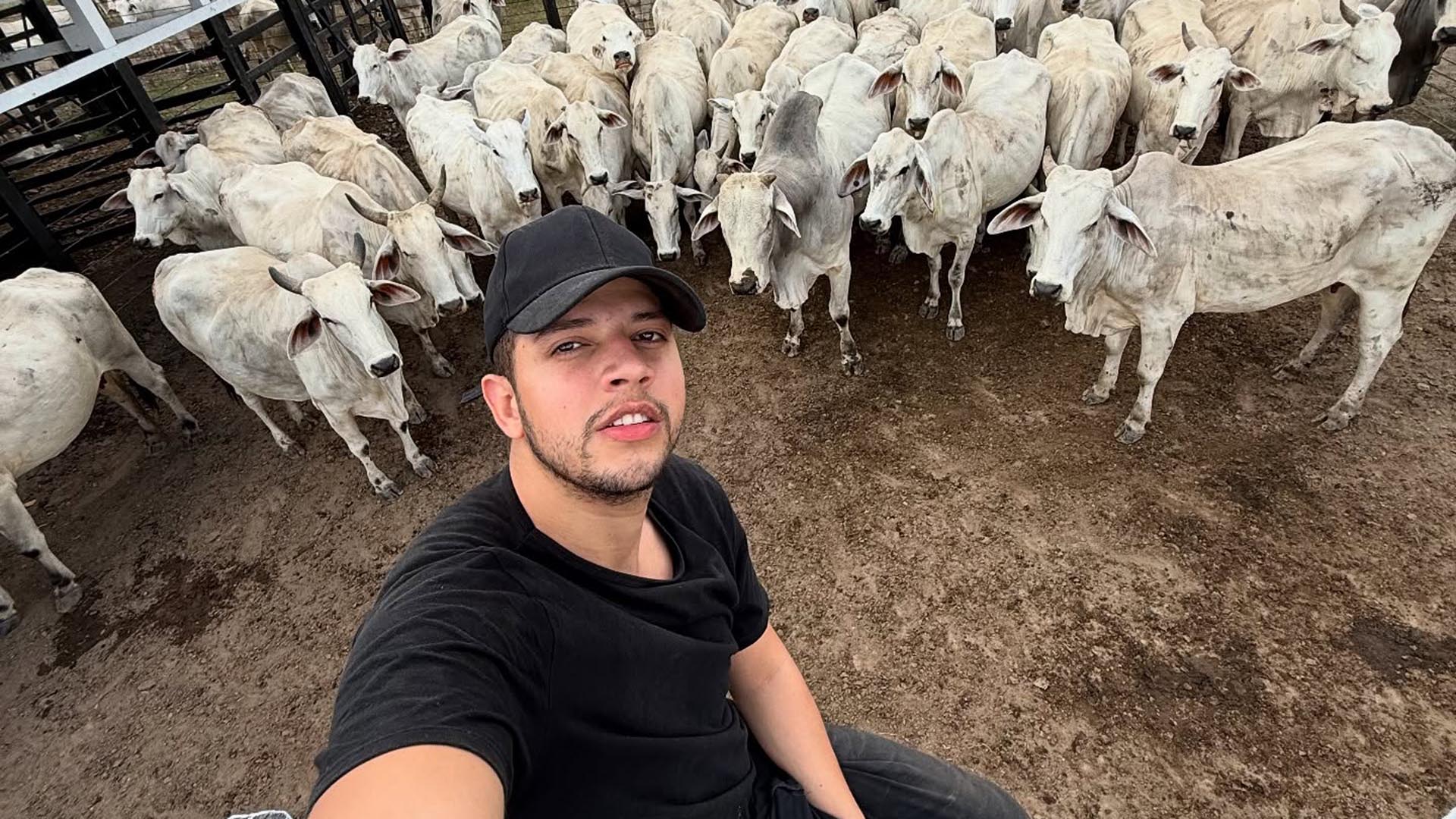 Nadson O Ferinha: o cantor que equilibra carreira musical e vida rural em Sergipe