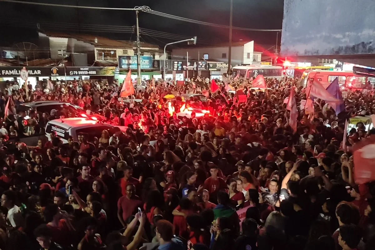 Polícia apura disparos em manifestação a favor de Lula em Sergipe