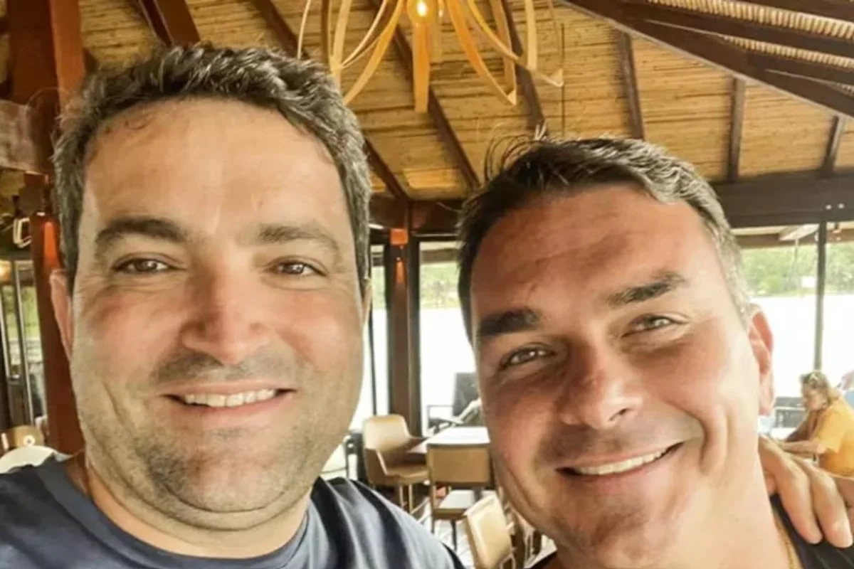 Supremo Tribunal Federal proíbe Flávio Bolsonaro de se comunicar com advogado investigado